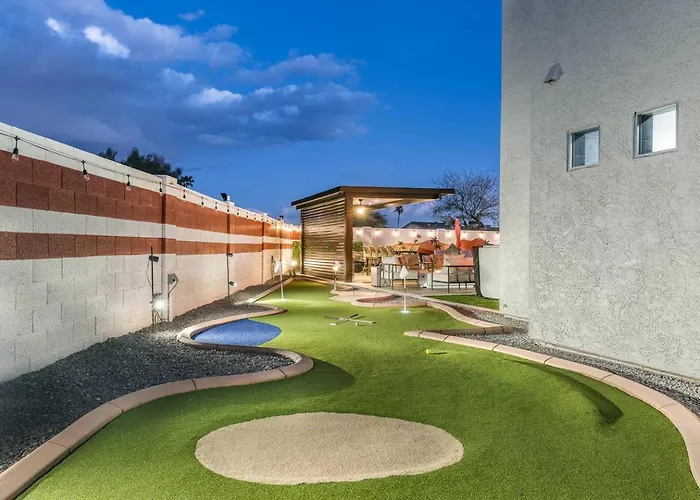 Holiday home 7br Lux Pool & Pickleball Oasis W/speakeasy Phoenix