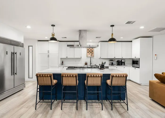 7br Lux Pool & Pickleball Oasis W/speakeasy Phoenix