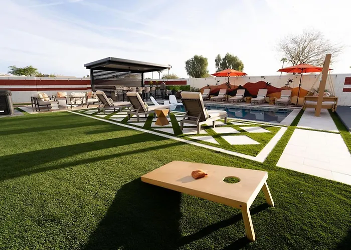 7br Lux Pool & Pickleball Oasis W/speakeasy Holiday home Phoenix
